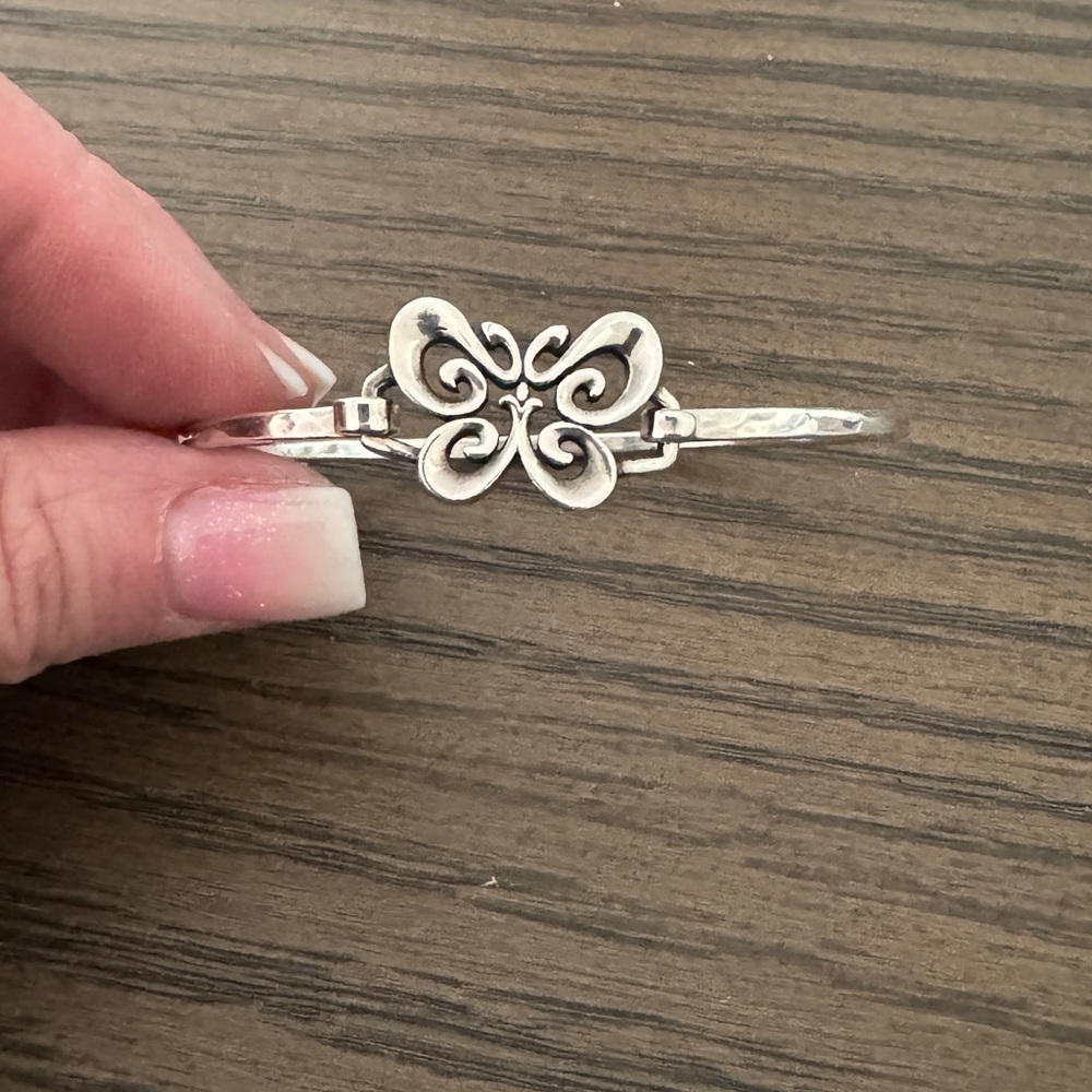 Retired James Avery Sterling Silver Butterfly Hook-On Bangle Bracelet 6.25โ - Picture 4 of 11